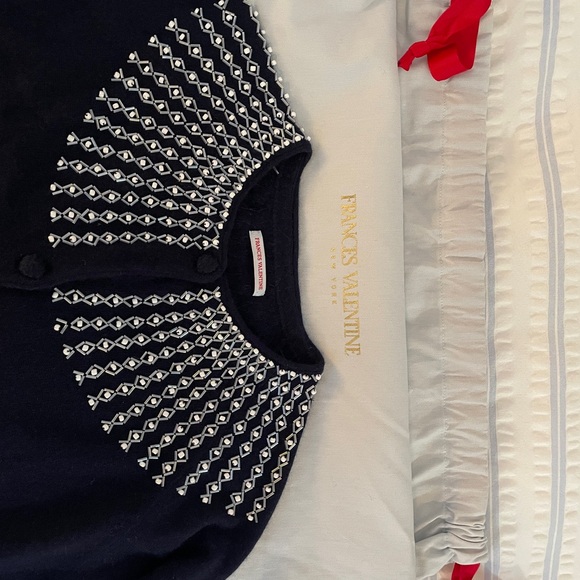 Perfect sweater for the holidays! - Picture 7 of 7